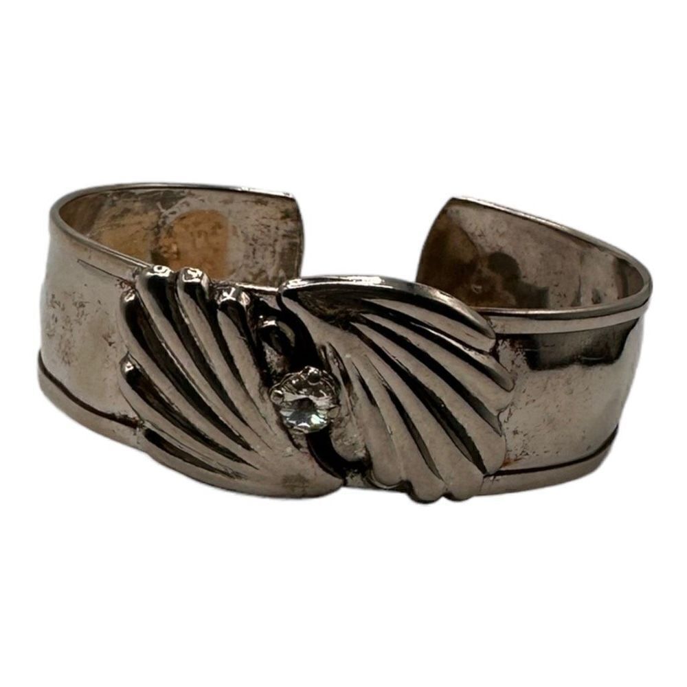 Cuff bracelet gold toned